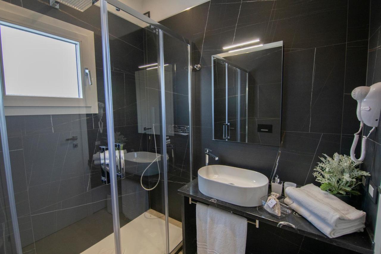Tabernabe Hotell Tortolì Exteriör bild
