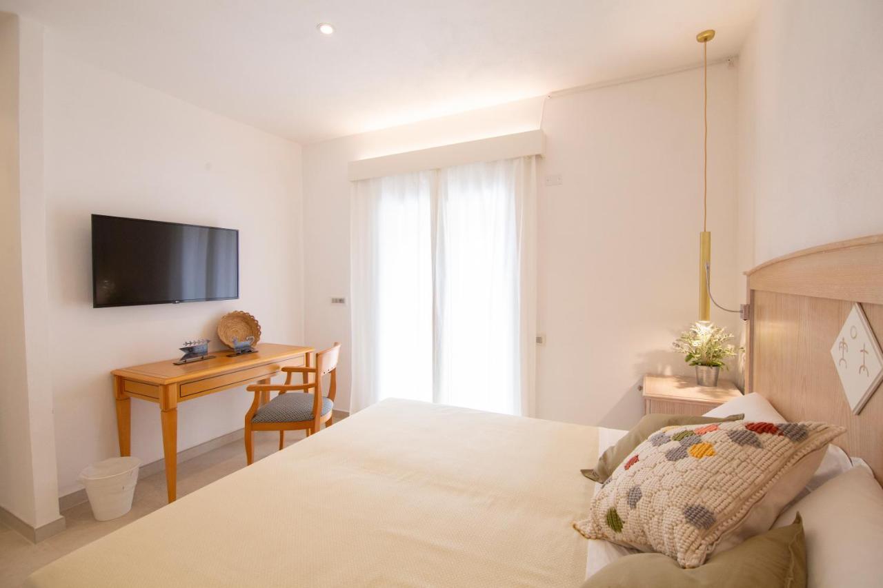 Tabernabe Hotell Tortolì Exteriör bild